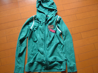 春コート買おうとしたらこっちのが可愛くてこっちにしてしまった、3900円くらいだったかな、町田のグランベリーで。