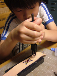 ネンジさんの作ってくれた穴あけ道具♪