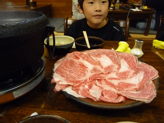 見ての通りのものすごい霜降りっす、いやー美味しかったよ♪♪