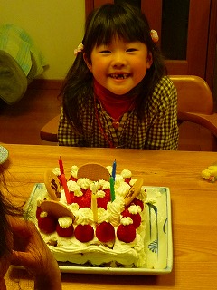 前歯が全然生えてこない（??；）入学式までにどうにか生えてきて欲しいのだけど汗
