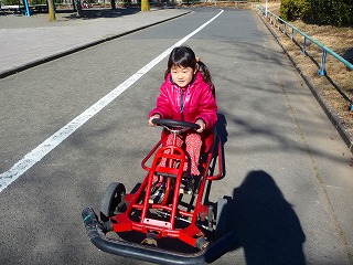 足こぎカー♪順番で乗れるよ♪
